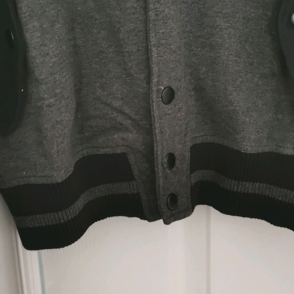 Men's Bomber Jacket - Picture 3 of 4